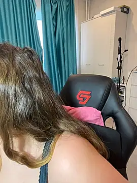 dienkagreen - DienkaGreen's free webcam