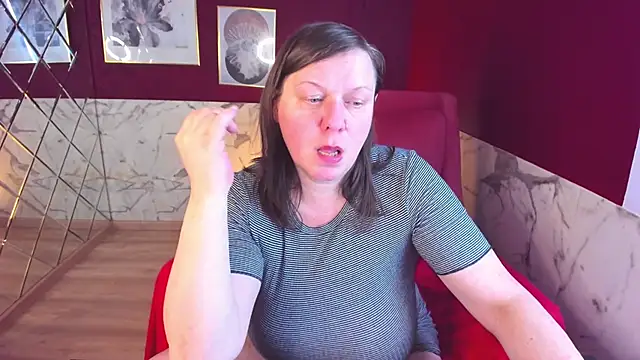 KellyPerfection webcam