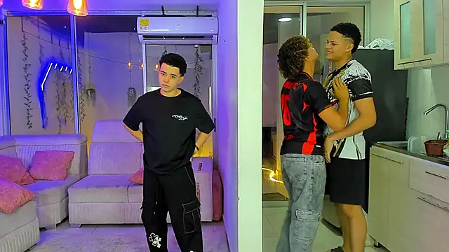 Houseofwarrios webcam