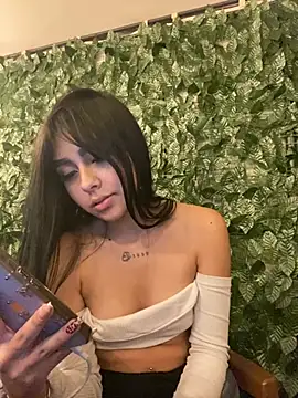 scarlett_pinkk1 webcam