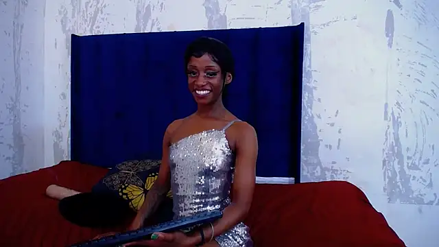 nikistickyxx25 - Nikistickyxx25's free webcam