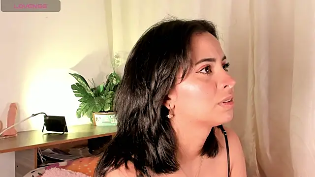 adriannyp_1 - Adriannyp_1's free webcam