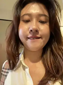 liliya-77 - Liliya-77's free webcam