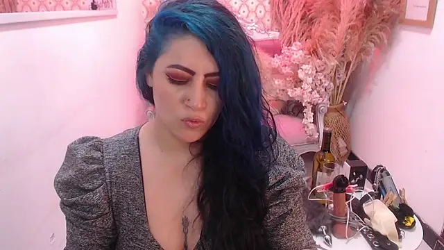 scarleth_blue webcam