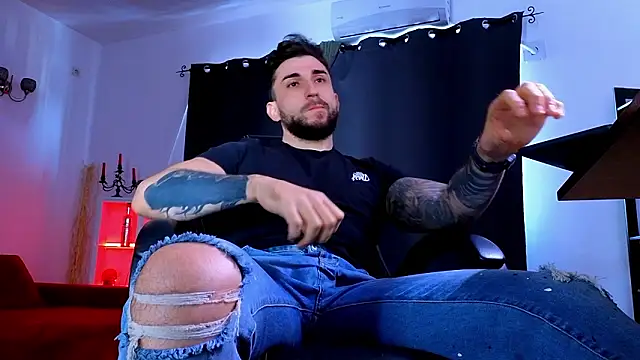 MightyAaron66 webcam