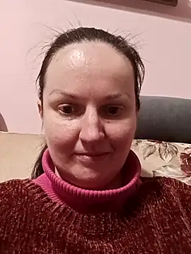 BustyLadyAlma webcam