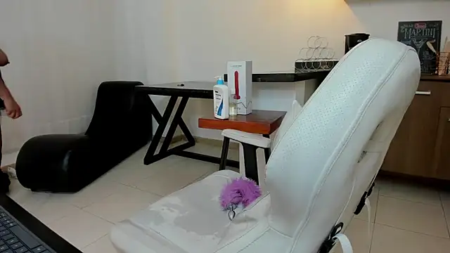 Lizzie_Williams_ webcam