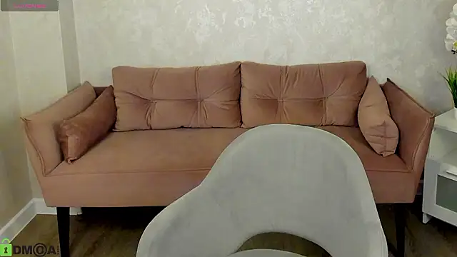 bonn1e_rose - Bonn1e_Rose's free webcam - UK Sex Cams