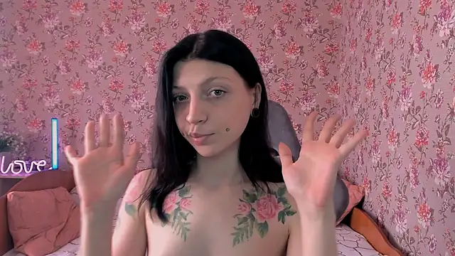 lolarozzie - LolaRozzie's free webcam