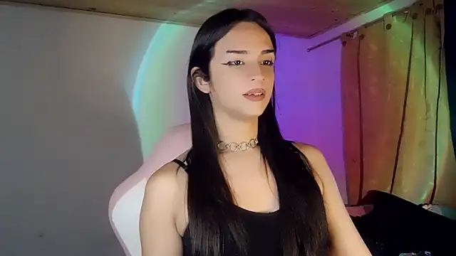 Dollbehavior_ webcam