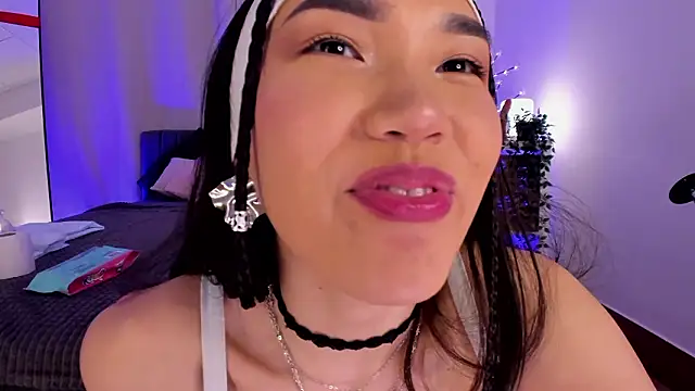 Divine_Madeleine webcam