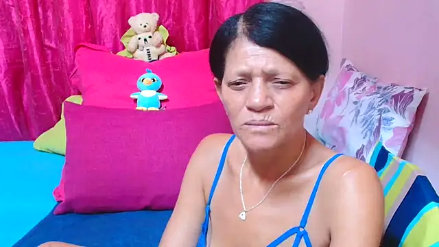 sluttyroxy - SLUTTYROXY's free webcam