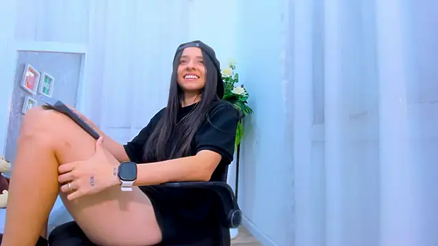 viictoriiasaenz - ViictoriiaSaenz's free webcam - UK Sex Cams