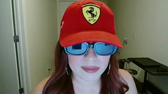 sassy_latina (F milf) - show camel toe