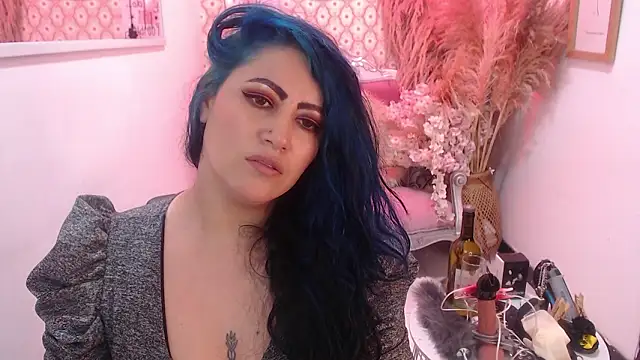 scarleth_blue webcam