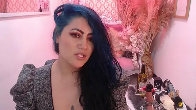 scarleth_blue webcam