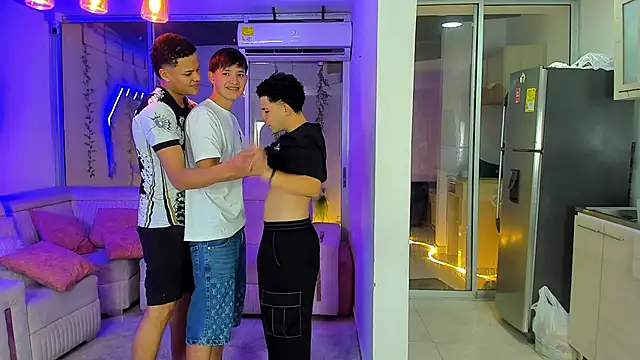 Houseofwarrios webcam