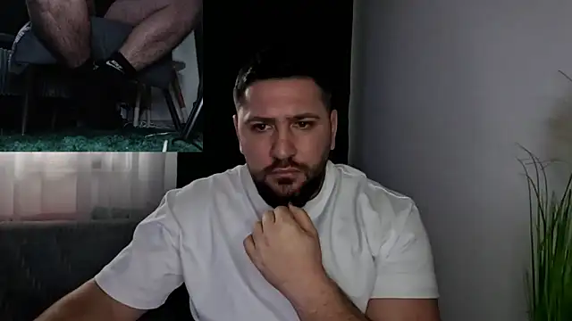 Gold_Alpha_Boy webcam