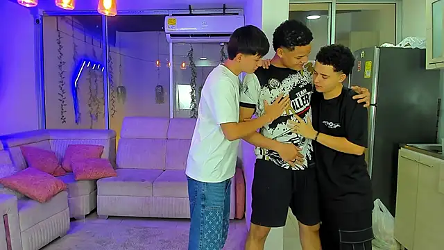 Houseofwarrios webcam