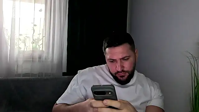 Gold_Alpha_Boy webcam