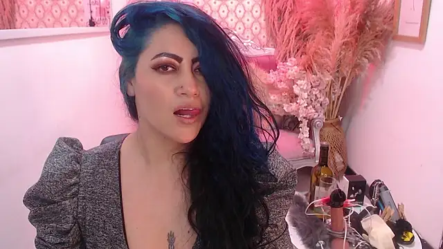 scarleth_blue webcam