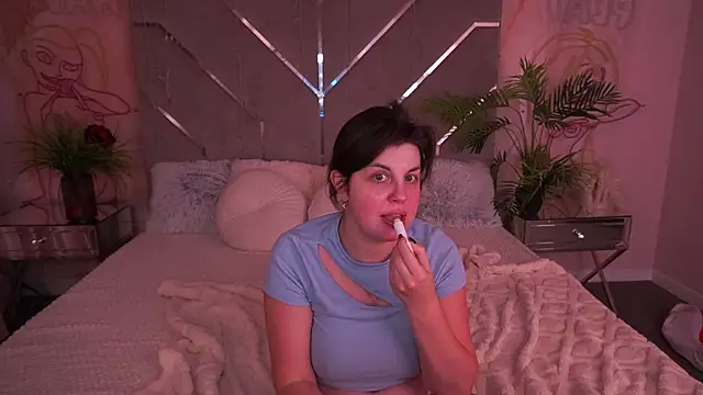 mirandawong - MirandaWong's free webcam