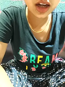 call_me_mouni099 webcam