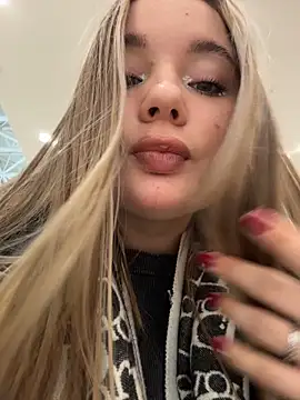 vinerasweet (F young) - 17 spanks on the ass