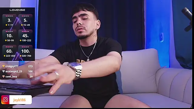 Guccy_Boy_Club webcam