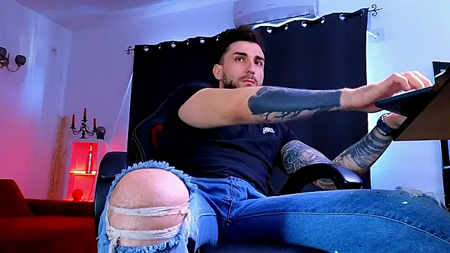 MightyAaron66 webcam