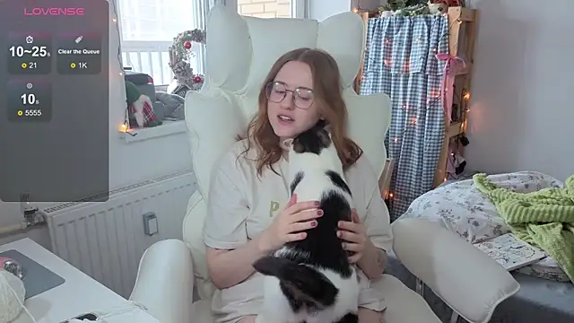 urstripchatgf webcam