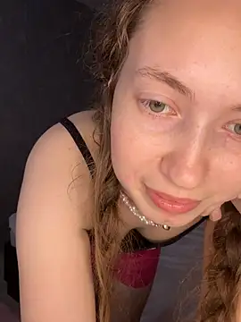 Webcam Model (Holy_Poly)  is live.Free join now!