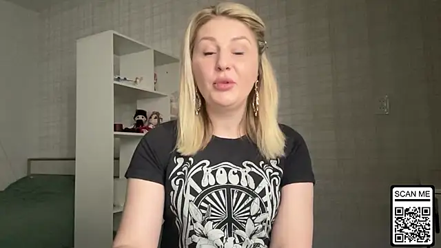 Blondie_xoxoxo webcam