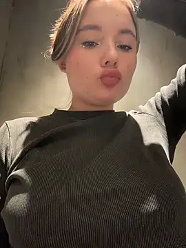 VineraSweet - Live Squirt Cam