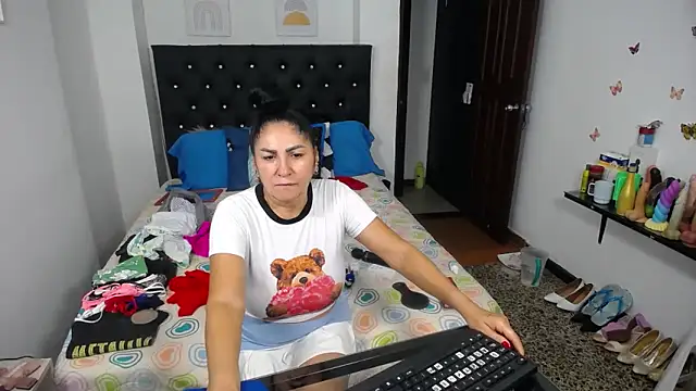 mature_bigboobs10 webcam