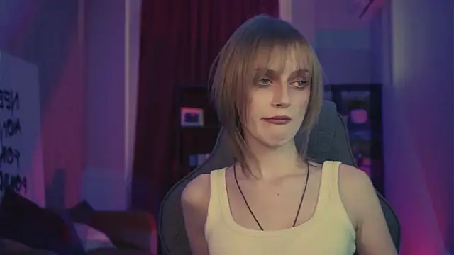 kiramontoya (F young) - 🤯