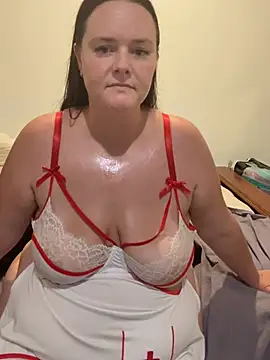 carinabro10 (F young) - Reach 10000 for bond for moving house