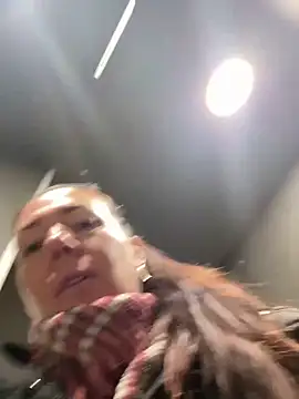 Webcam Model (eveangelll)  is live.Free join now!