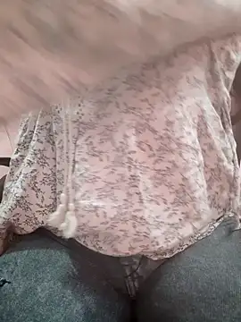 Webcam Model (pari_rani7)  is live.Free join now!