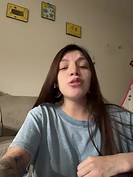 Live solo webcam of Mandygonewild