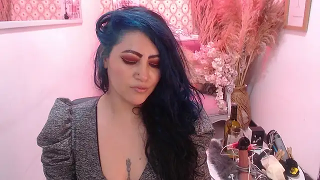scarleth_blue webcam