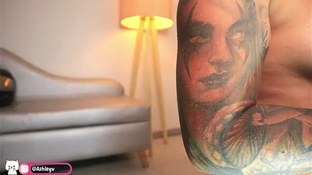 ashleyvalirya webcam