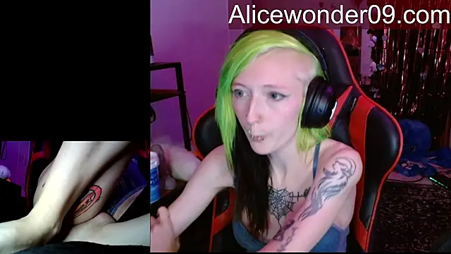alicewonder09 webcam