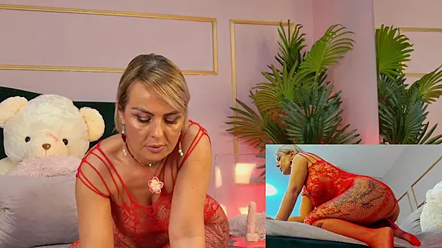 kirrawhite - KirraWhite's free webcam