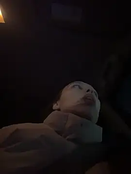 leiamood (F young) - Masturbate and finger in pussy