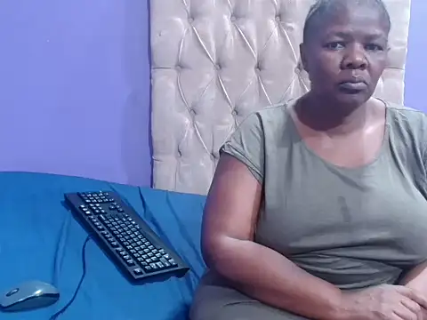 naughtychubbyzoe - NaughtyChubbyZoe's free webcam - UK Sex Cams