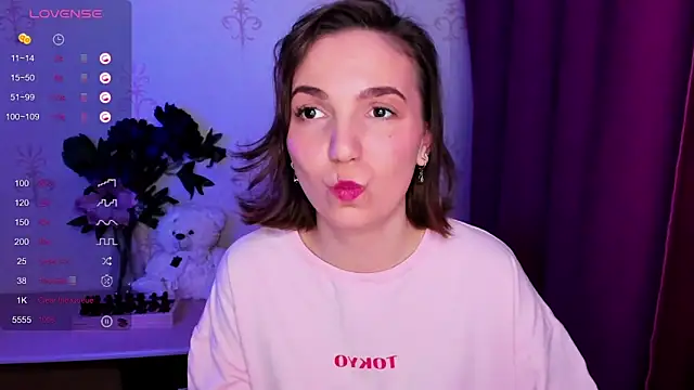 KindHazelHere_ webcam