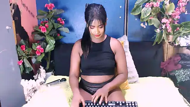 Littleindianmilf webcam