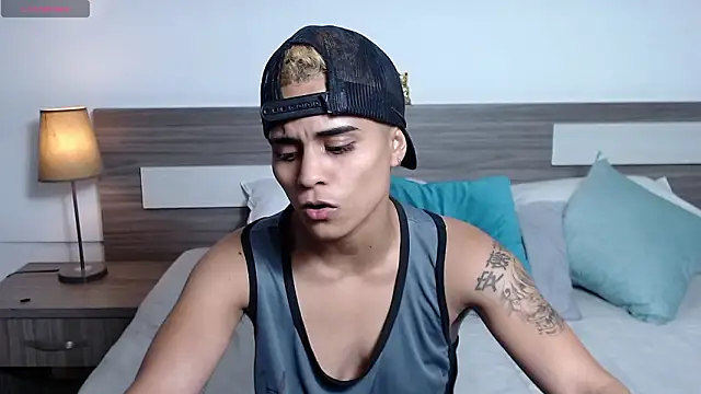 liiamthompson - Liiamthompson's free webcam - UK Sex Cams