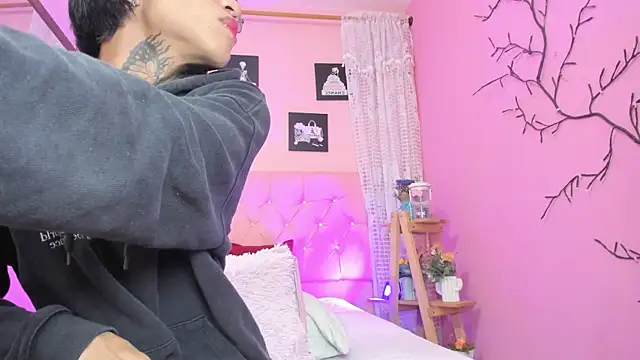 liam_evvan (M twink) - Get completely naked